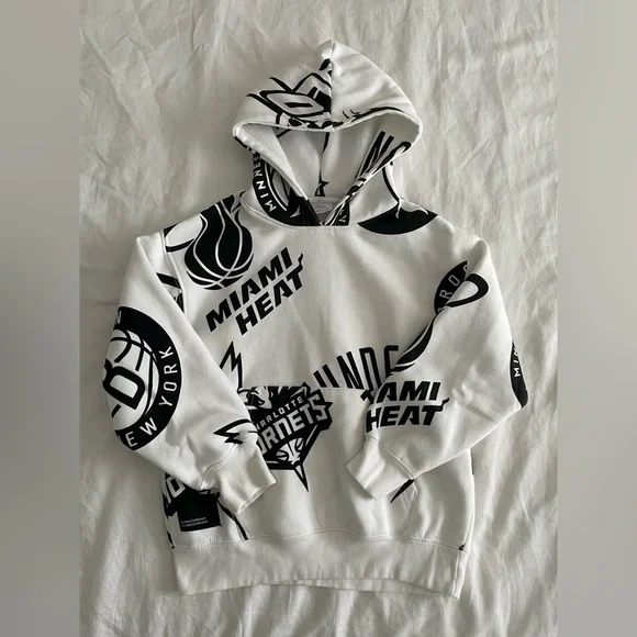 ZARA Eastern/Western NBA Conference Graphic Hoodie - Picture 4 of 5